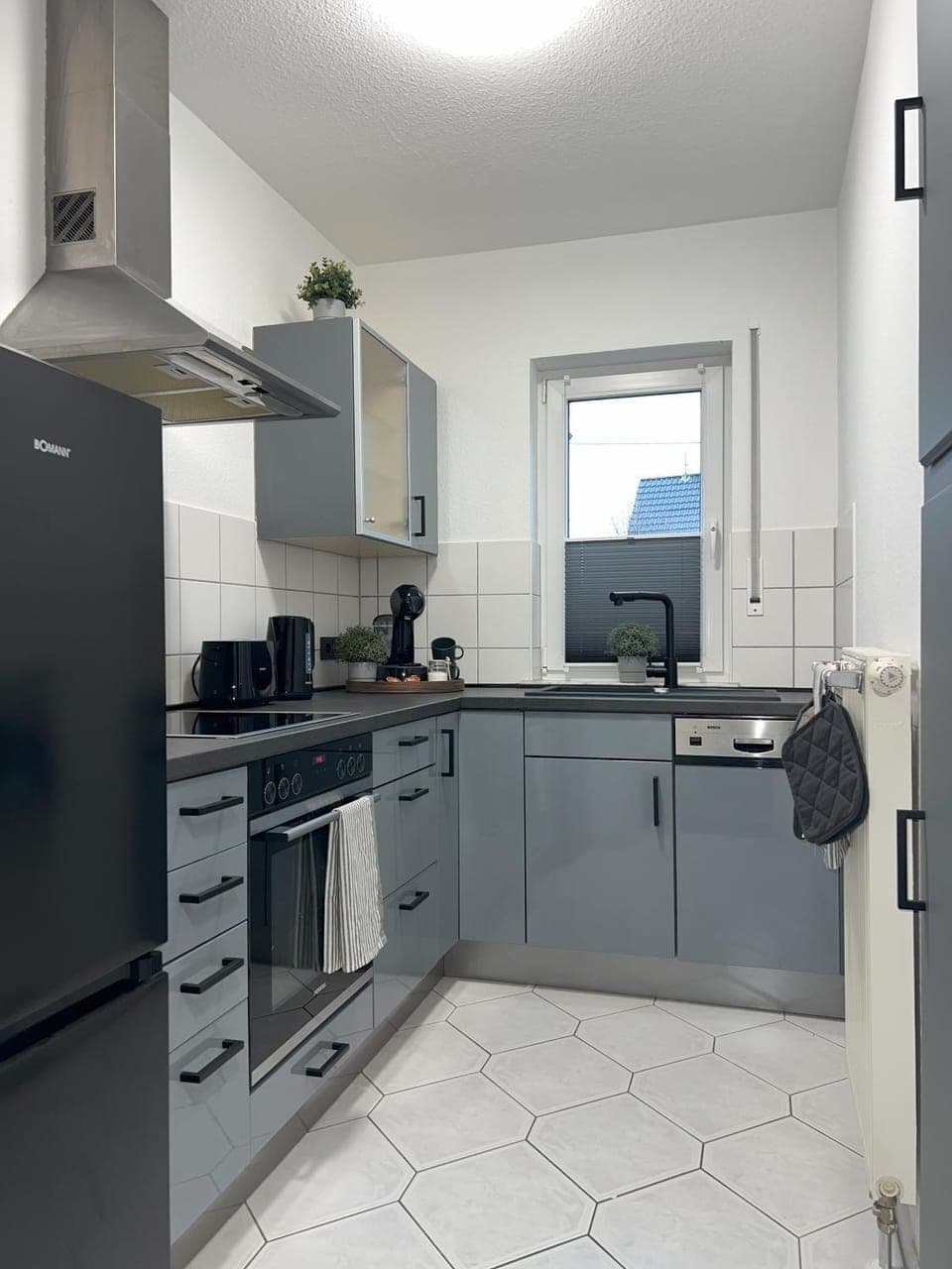 Kitchen or kitchenette, dishwasher, pet friendly, stove, toaster