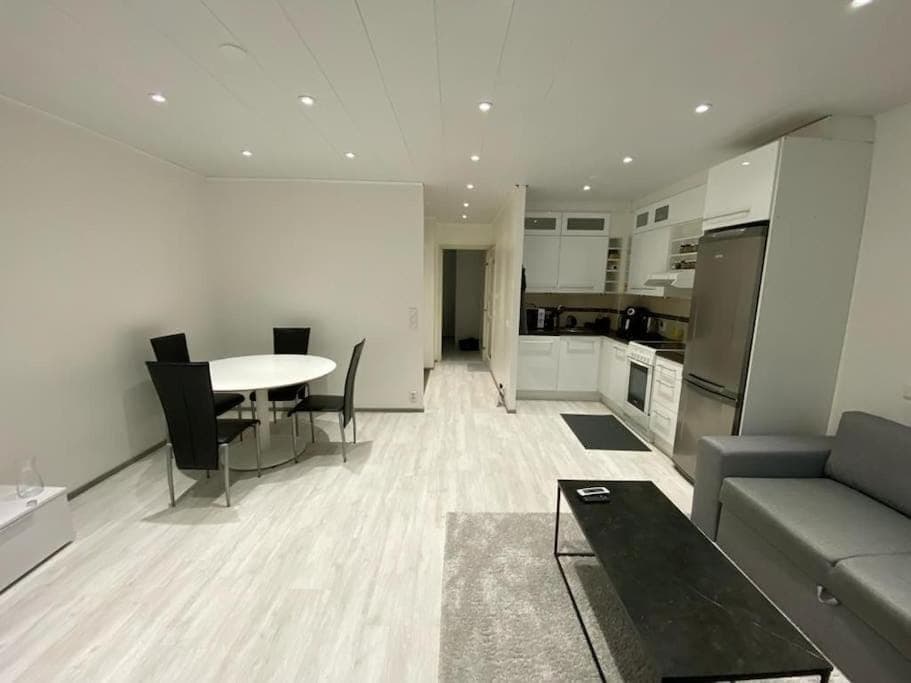 Kitchen or kitchenette, Living room, Seating area, Dining area, minibar, pet friendly