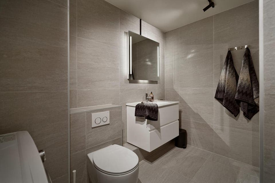 Shower, Toilet, Bathroom, towels, washing machine, dryer