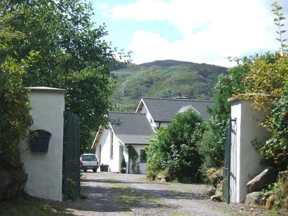 Property building, Facade/entrance, Natural landscape