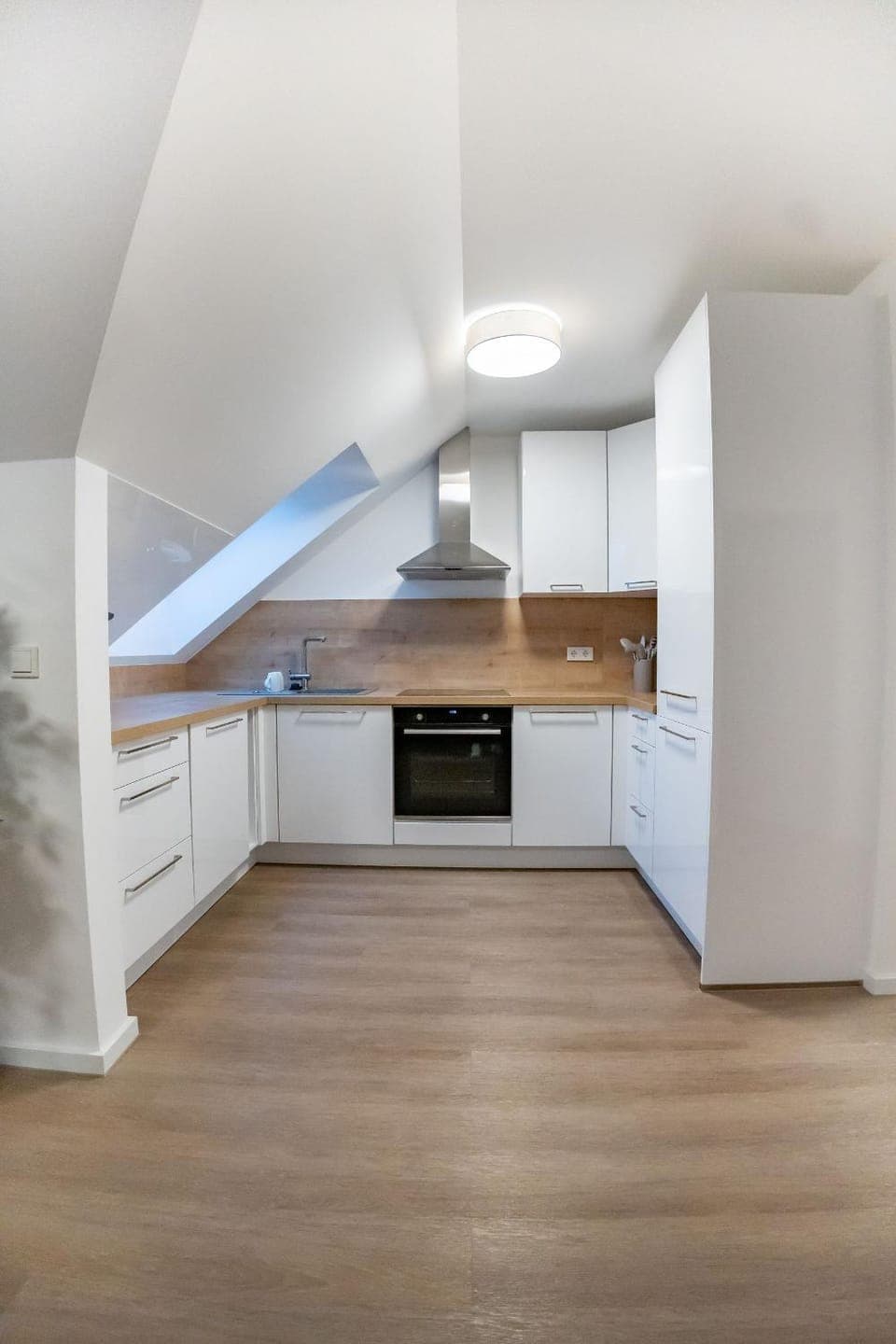 Kitchen or kitchenette, stove, kitchen, kitchen