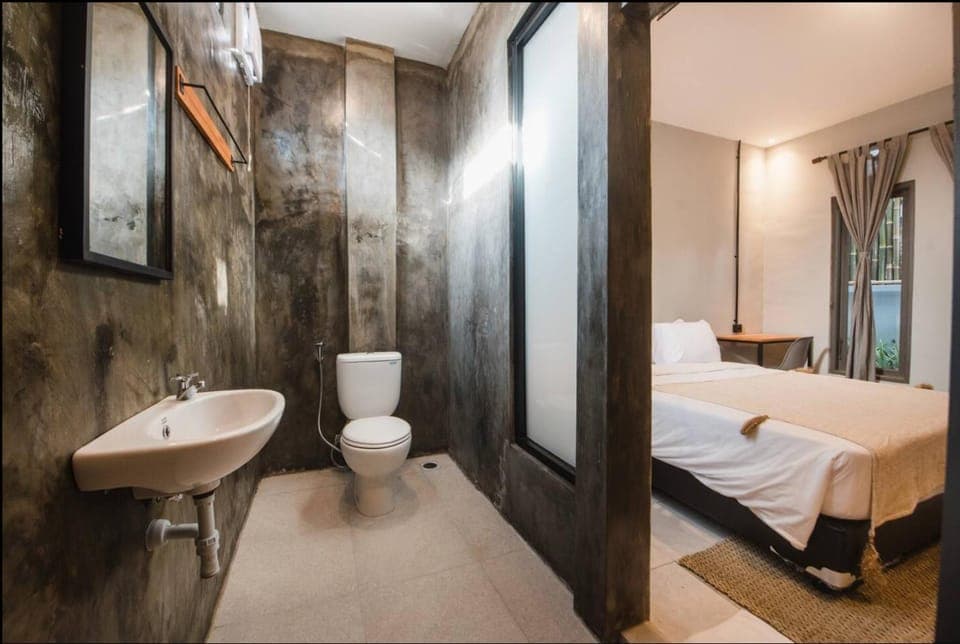 Shower, Toilet, Bed, Bathroom, Photo of the whole room, Bedroom