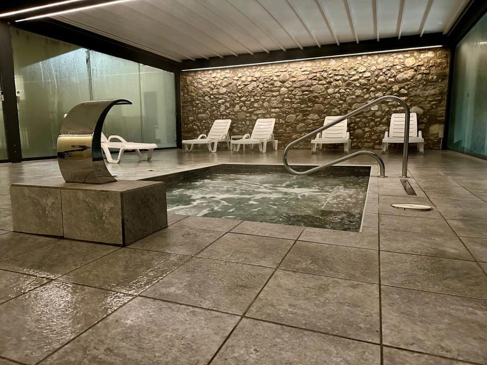 Hot Tub, Spa and wellness centre/facilities, Public Bath
