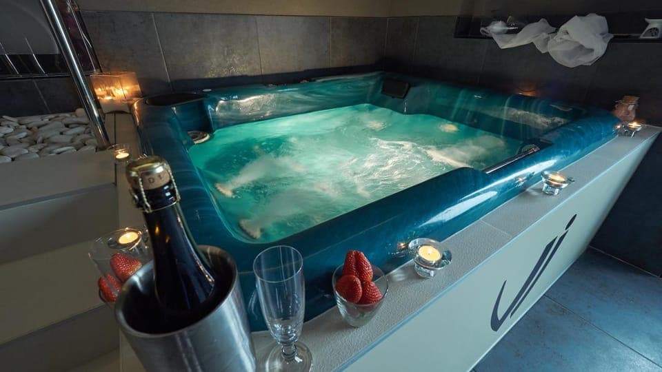 Hot Tub, Spa and wellness centre/facilities