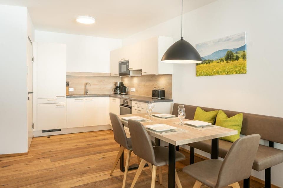 Living room, Seating area, Dining area