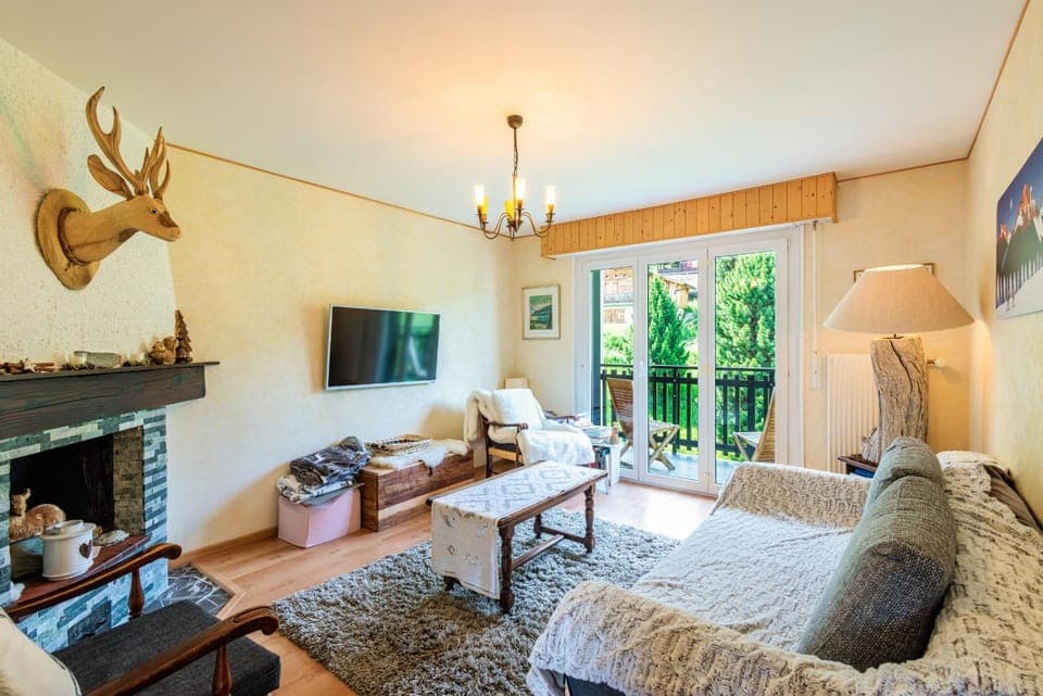 Communal lounge/ TV room, Living room