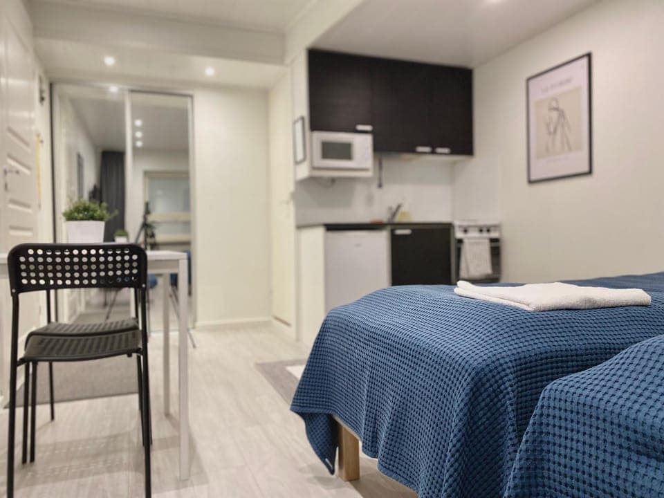 Bed, Kitchen or kitchenette, Photo of the whole room, Bedroom