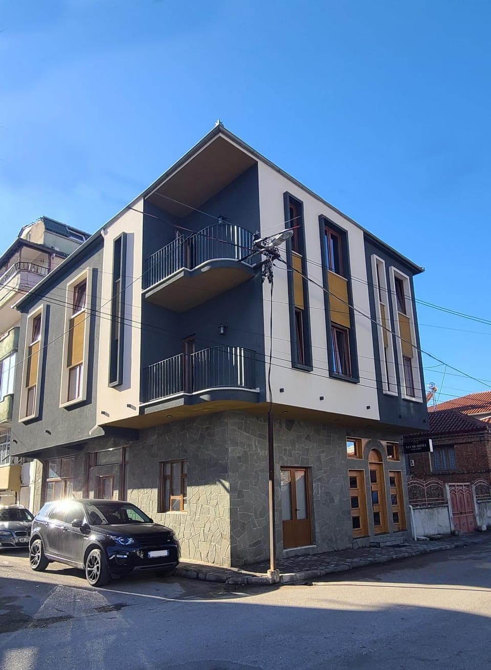 Property building, Street view, Location, Parking