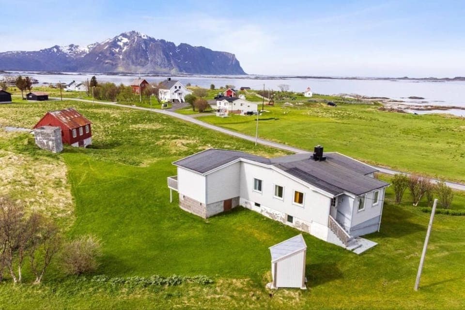 Spring, Day, Garden, Beach, Mountain view, Sea view