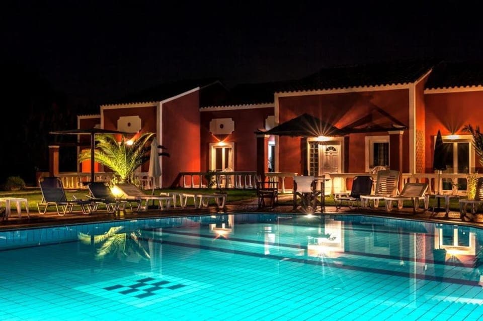 Swimming pool, Swimming pool