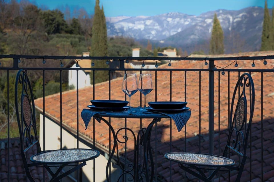 Patio, Spring, Day, Natural landscape, View (from property/room), Balcony/Terrace, Dining area, Mountain view