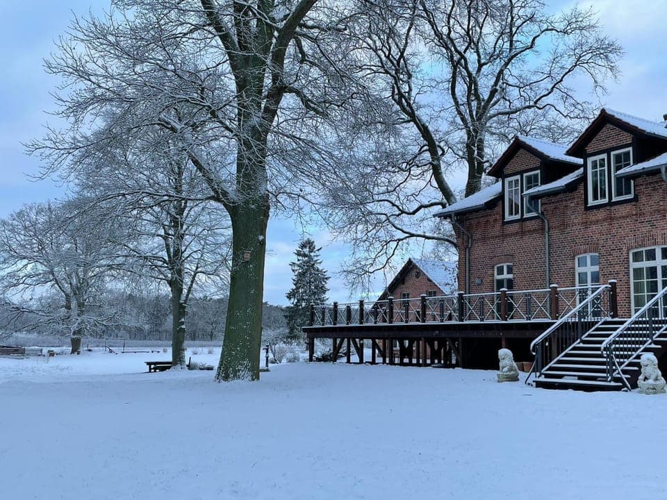 Property building, Natural landscape, Winter