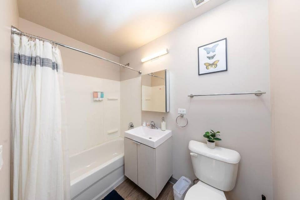 Shower, Toilet, Bathroom, Bath, towels