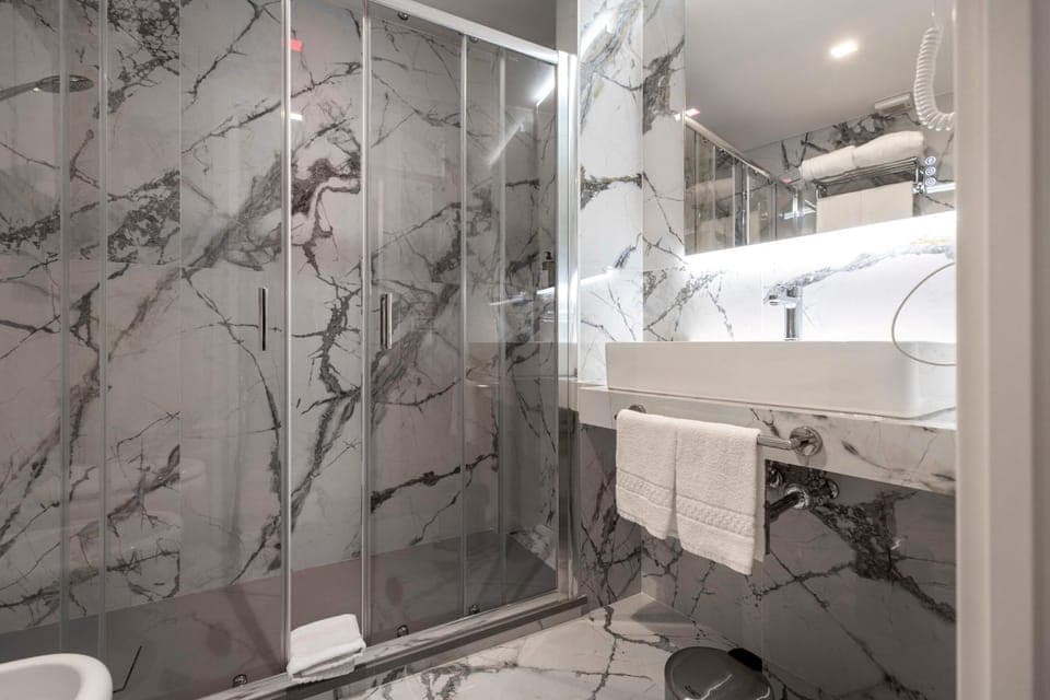 Shower, Toilet, Bathroom, Bath