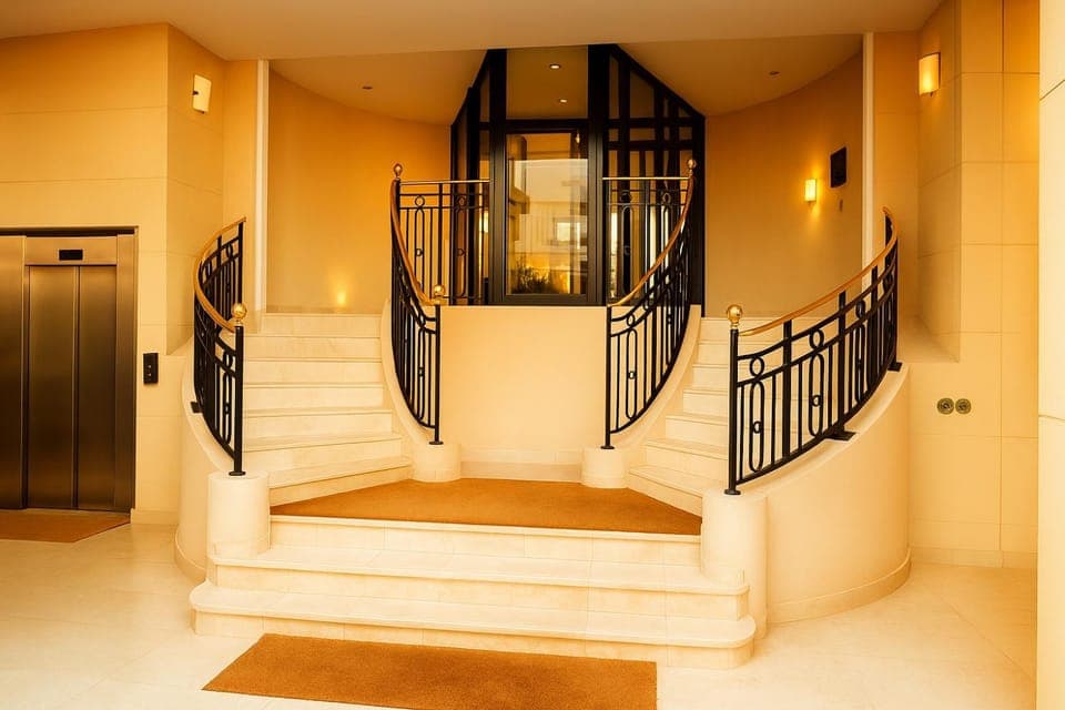 Property building, Facade/entrance