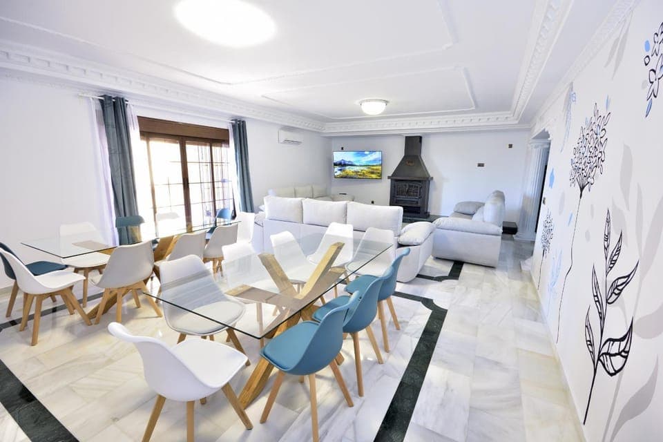 Communal lounge/ TV room, Living room