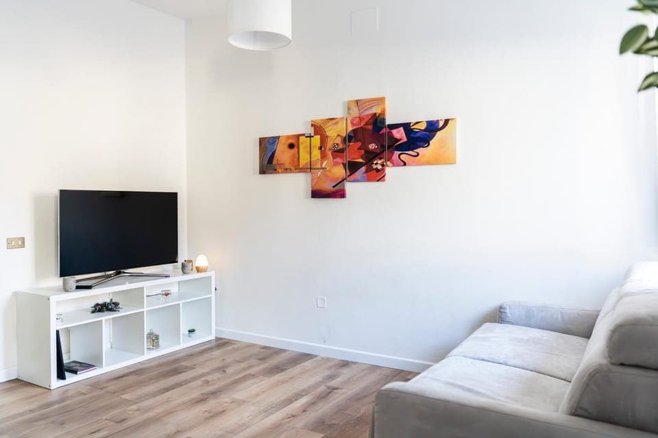 Communal lounge/ TV room, TV and multimedia, Living room, Seating area, Evening entertainment