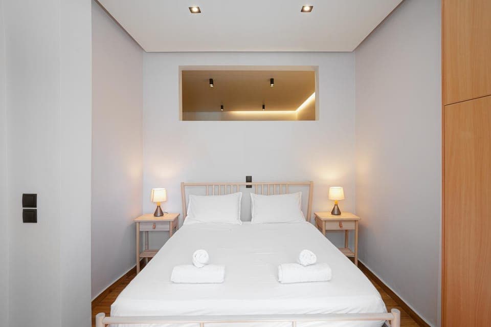 Bed, Bathroom, Photo of the whole room, Bedroom, towels