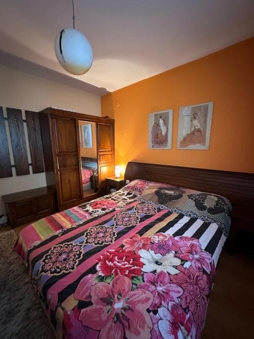 Bed, Photo of the whole room, Bedroom, wardrobe