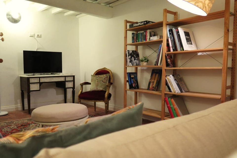 TV and multimedia, Living room, Evening entertainment