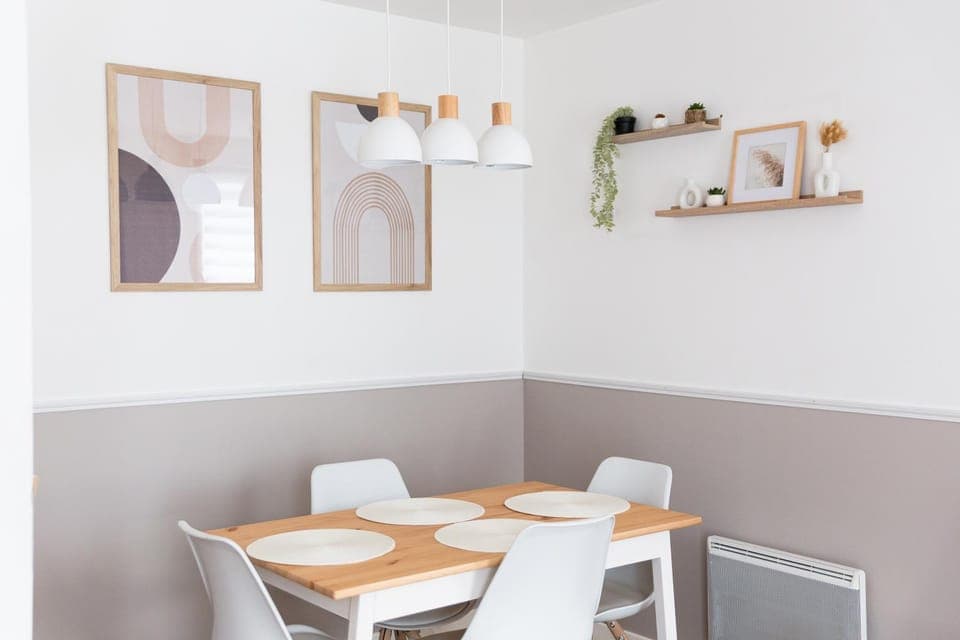 Living room, Decorative detail, Seating area, Dining area