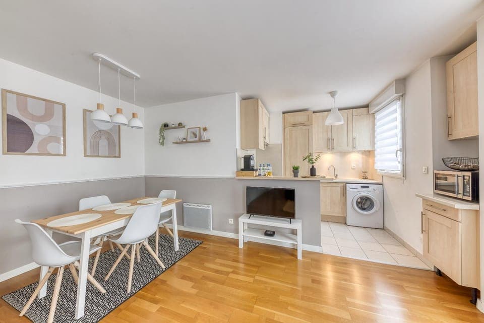 Kitchen or kitchenette, Dining area, Meals, dishwasher, furniture, minibar, oven, pet friendly, stove, toaster, washing machine