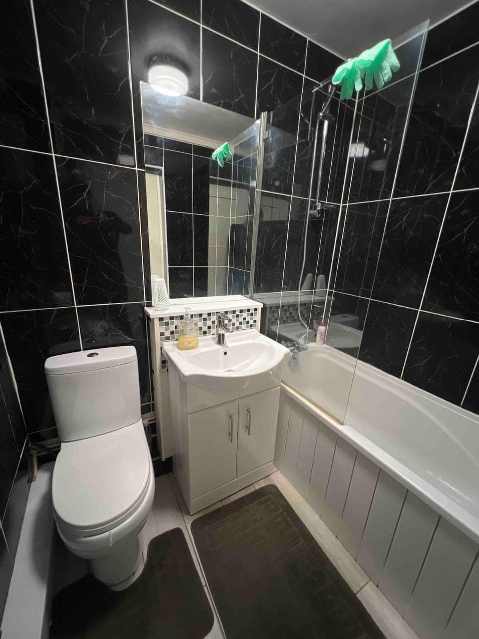 Shower, Toilet, Bathroom, Bath