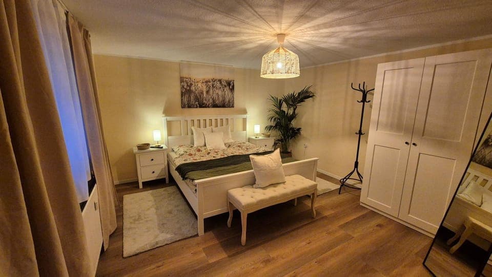 Bed, Photo of the whole room, Bedroom, wardrobe