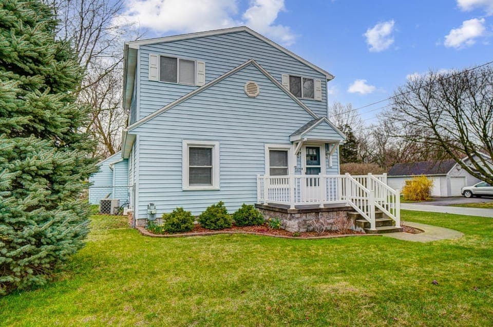The Meeker House (Charming 3/4 Bedroom Home) House in Ohio
