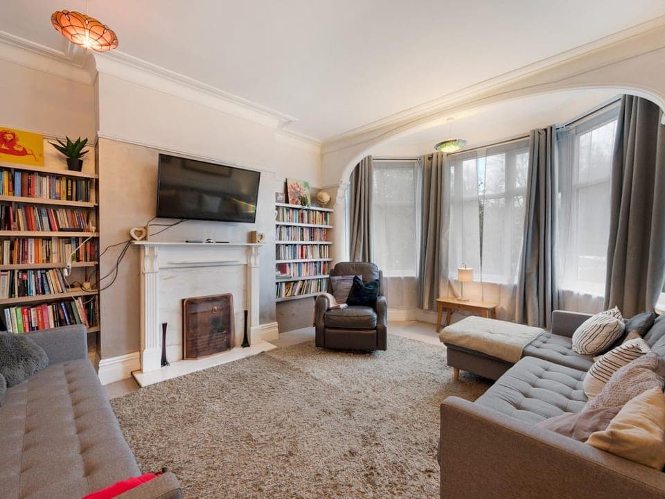 Communal lounge/ TV room, TV and multimedia, Living room, Other, Seating area, Evening entertainment