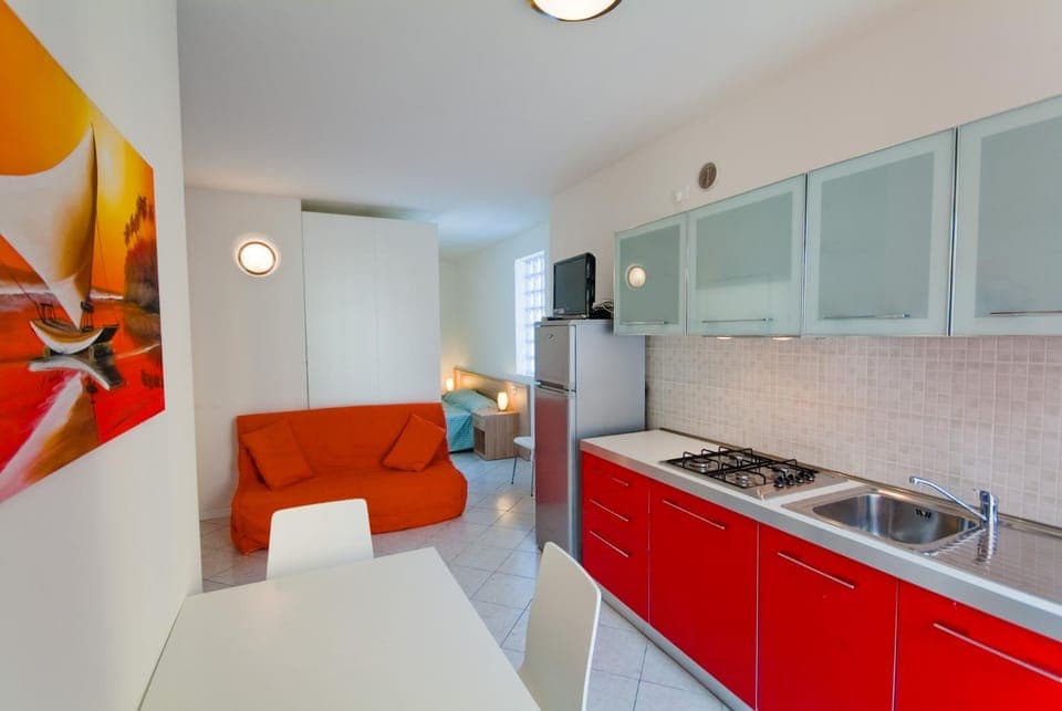 TV and multimedia, Kitchen or kitchenette, stove