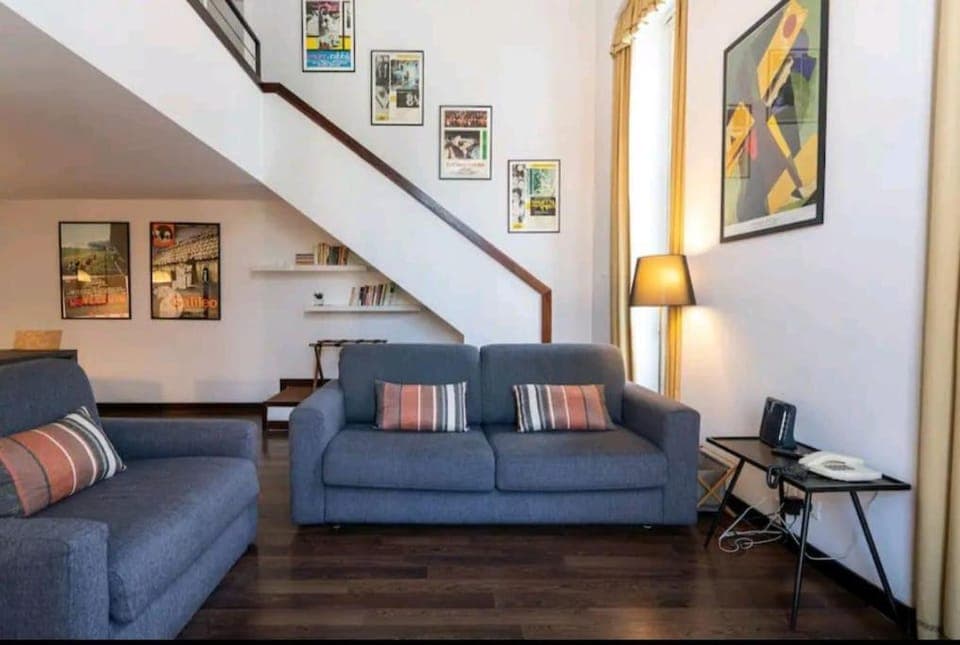 Living room, Seating area