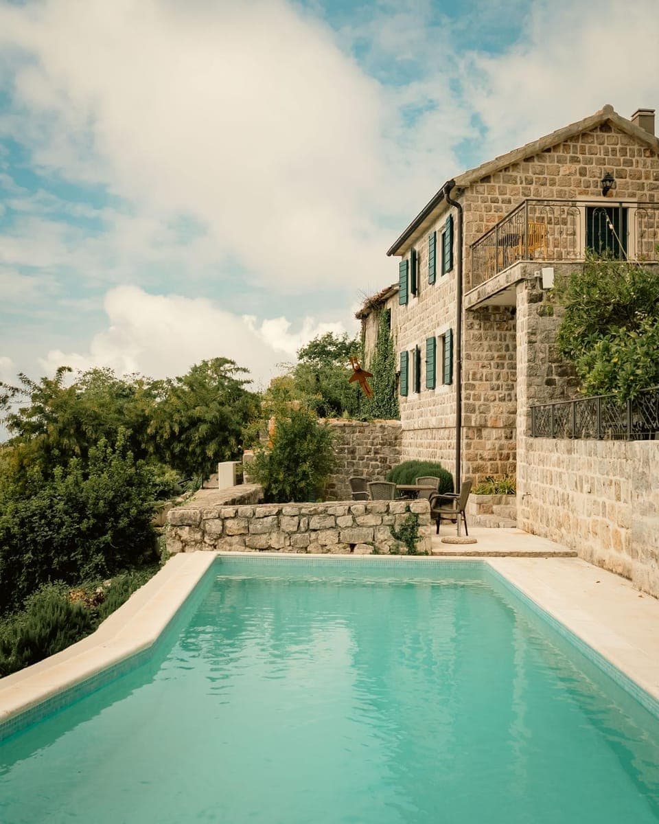 Property building, Swimming pool