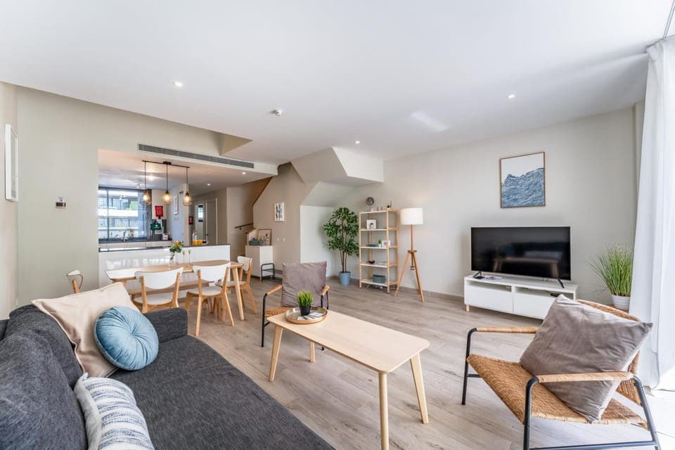 TV and multimedia, Kitchen or kitchenette, Living room