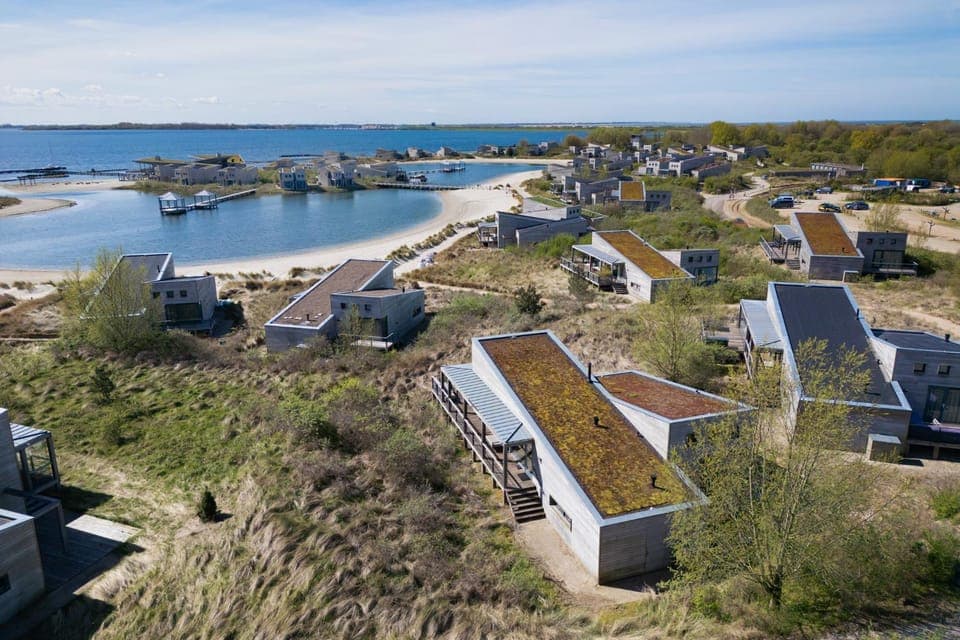 Property building, Day, Bird's eye view, Beach, Lake view