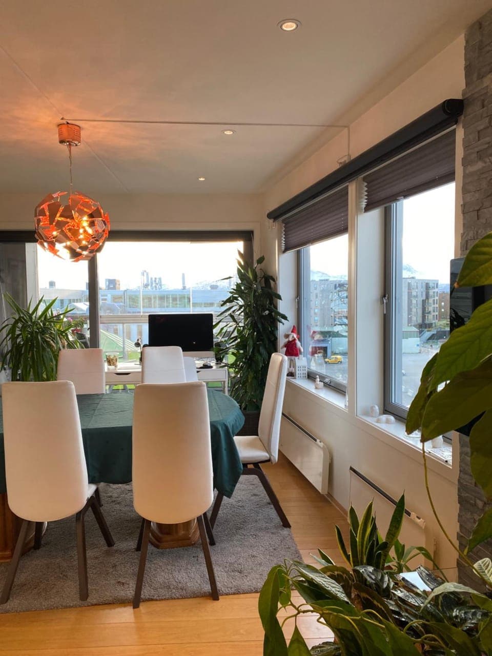 View (from property/room), Seating area, Dining area