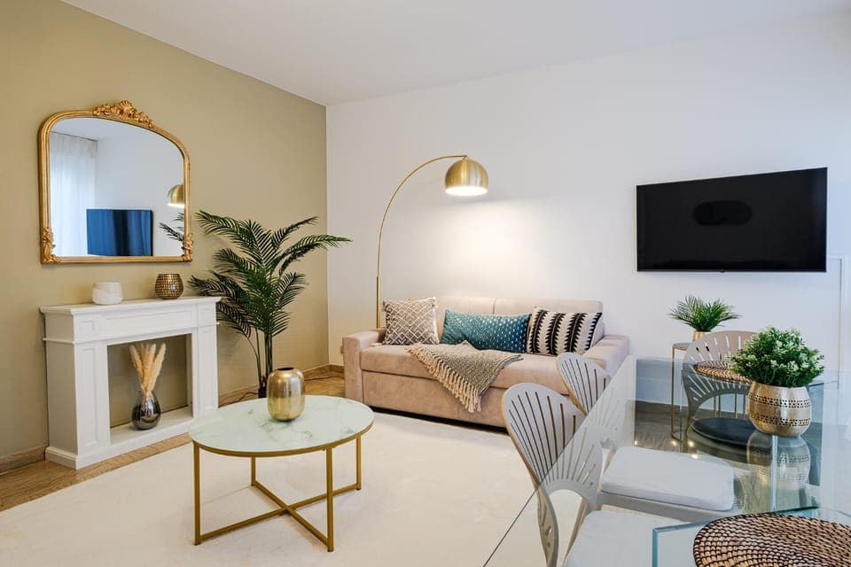 TV and multimedia, Living room, Seating area