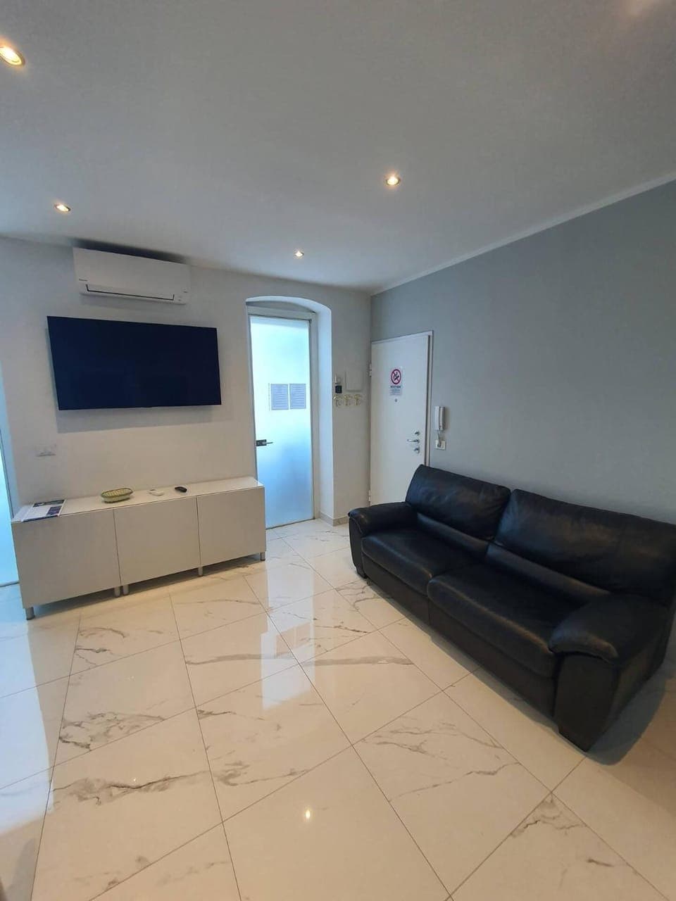 TV and multimedia, air conditioner