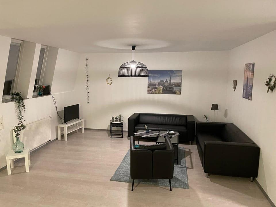 TV and multimedia, Living room, Seating area