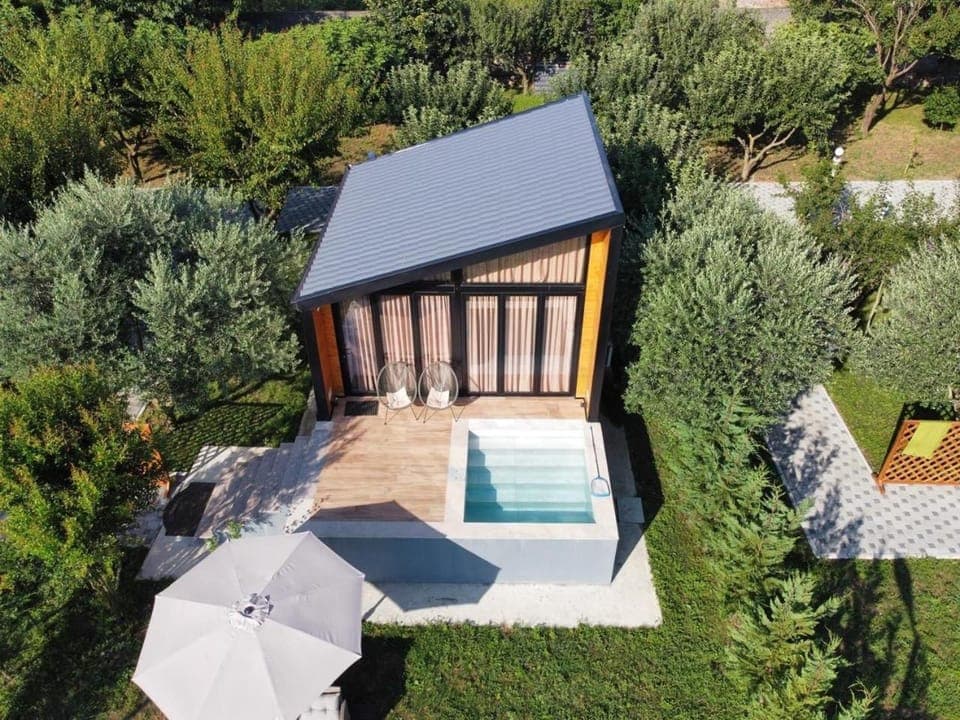 Property building, Natural landscape, Swimming pool, sunbed