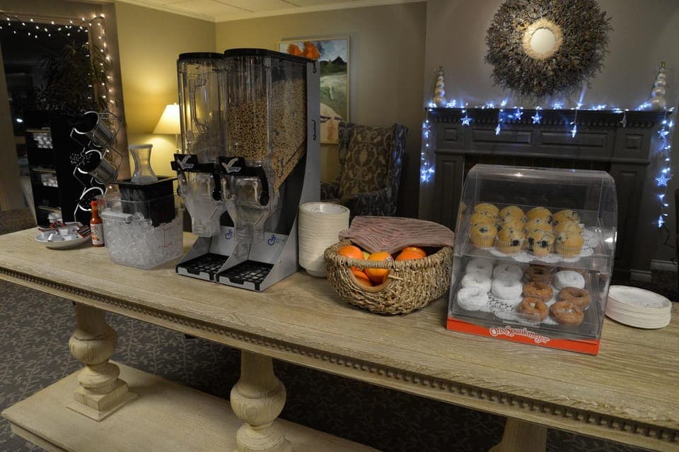 Continental breakfast, Buffet breakfast