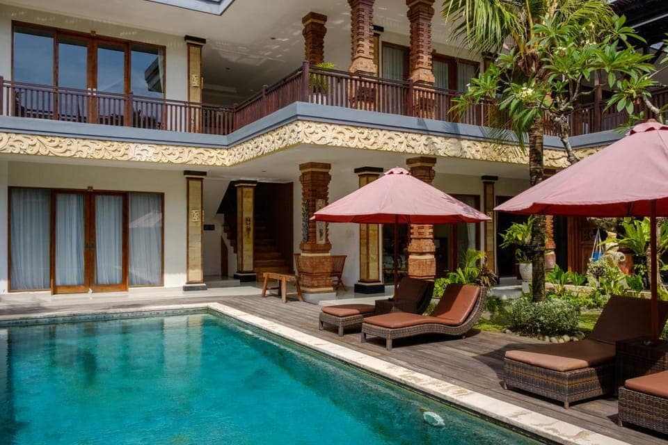 Property building, Balcony/Terrace, Pool view, Swimming pool