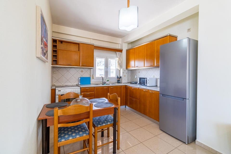 Kitchen or kitchenette, Dining area, oven, stove