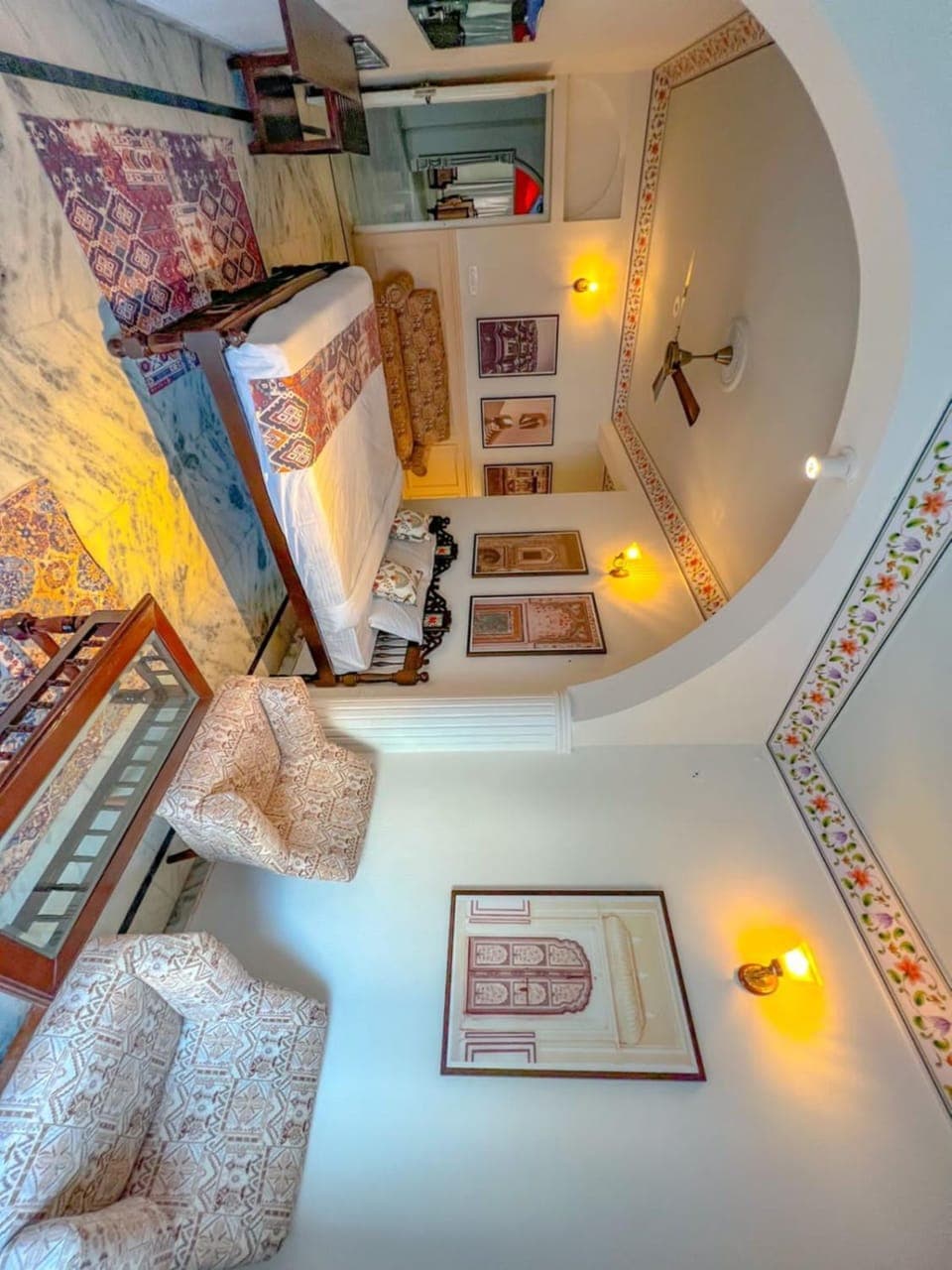 Living room, Photo of the whole room, Seating area, Bedroom