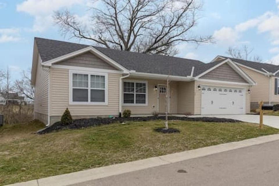 BRAND NEW Home away from Home among the Nook House in Hamilton