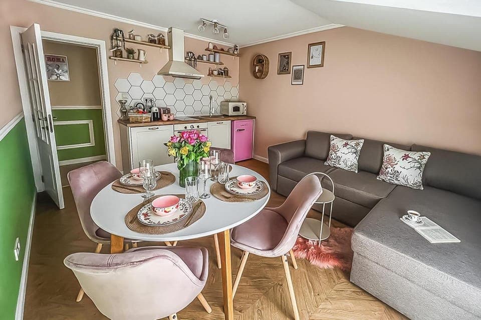 Living room, Seating area, Dining area