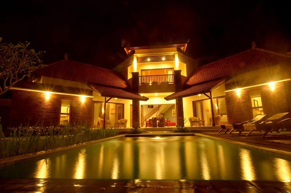 Property building, Swimming pool