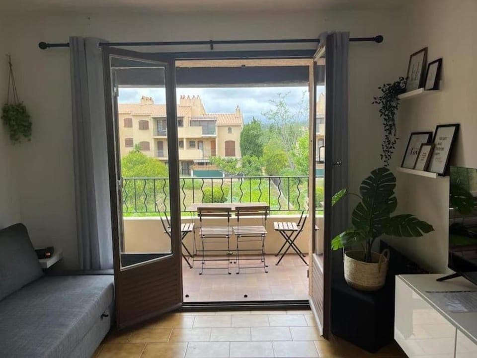 Patio, Day, View (from property/room), Balcony/Terrace, Living room, Seating area