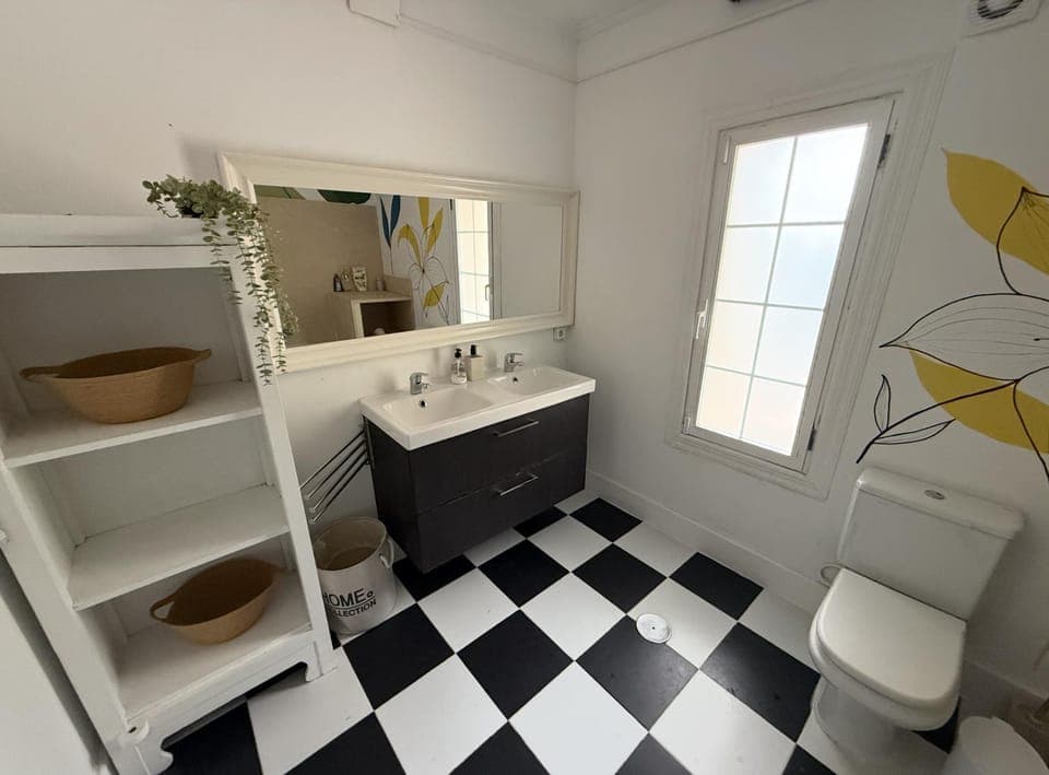 Shower, Toilet, Bathroom, towels