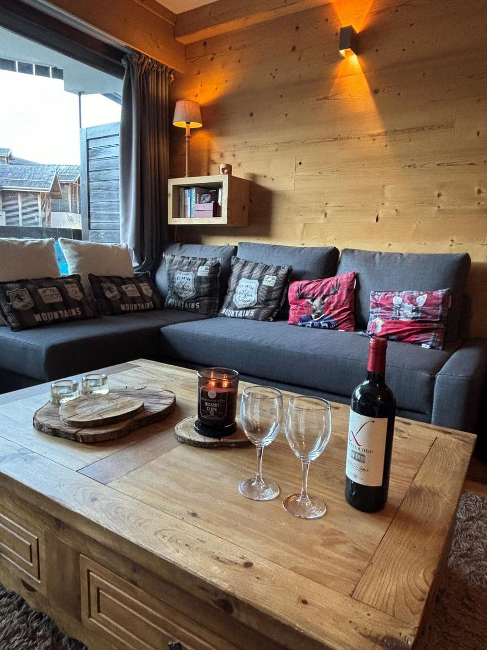 Living room, Seating area